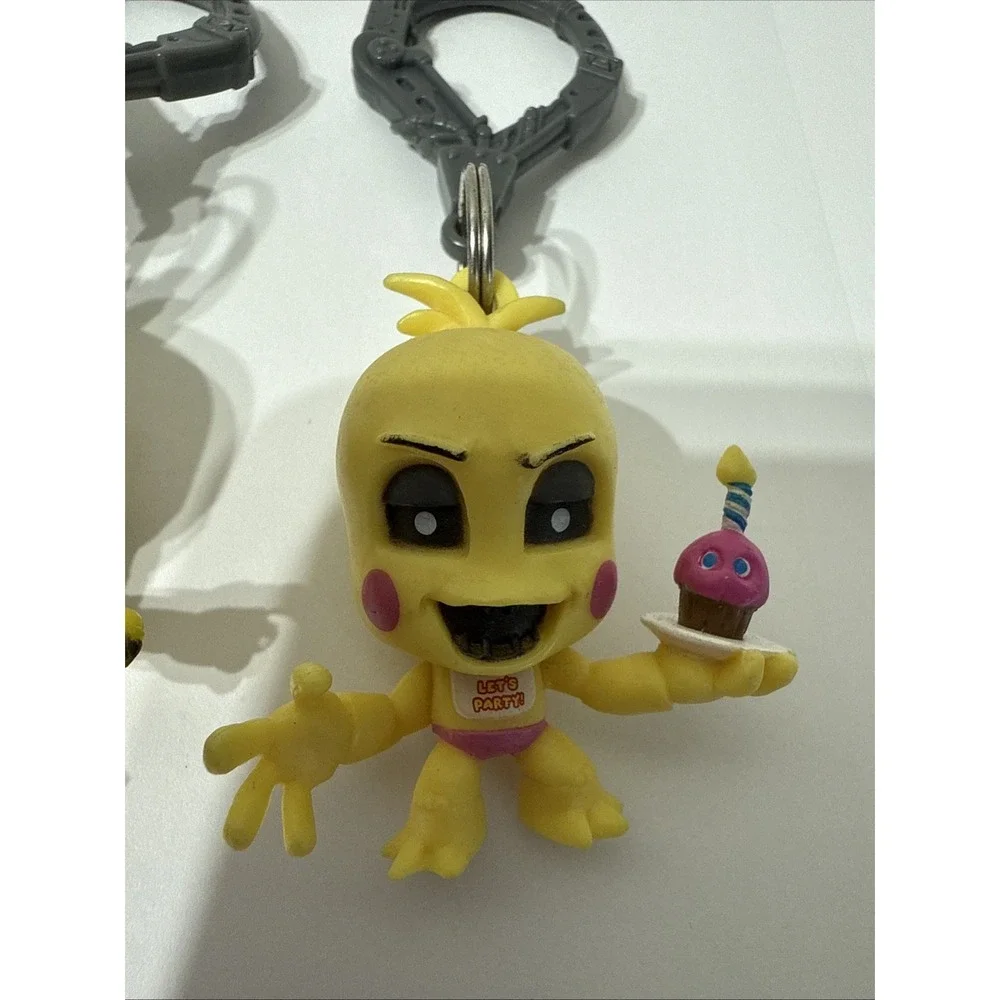Five Nights At Freddy's Character Backpack Clips Keychain Golden Cupcake Nightma
